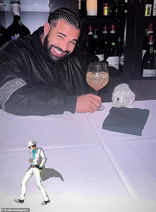 76665519-12640925-Major_achievement_Drake_celebrated_tying_with_Michael_Jackson_fo-a-36_1697563484970.jpg