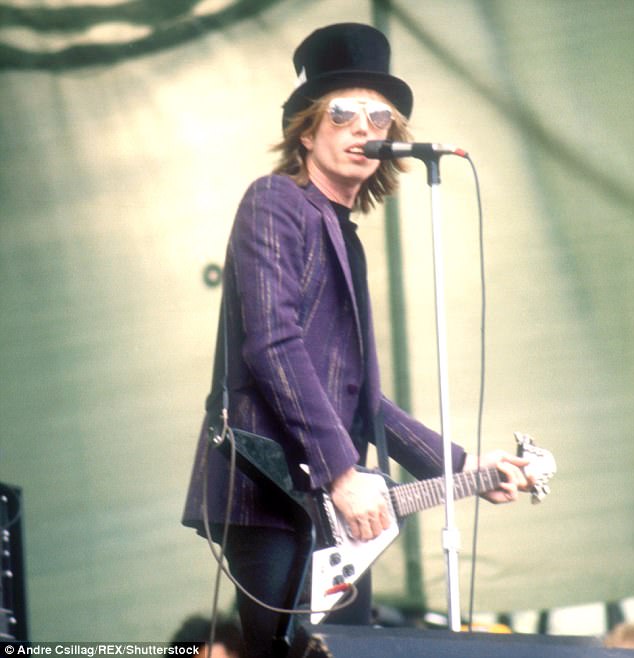 44F891ED00000578-4942072-As_he_was_Petty_is_seen_performing_in_Britain_back_in_1978-m-4_1506974581758.jpg