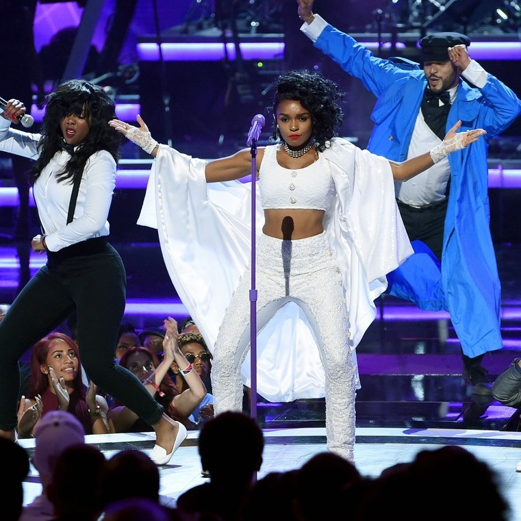 janelle-monae-bet-awards-2016-performance-01.jpg