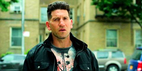 jon-bernthal-as-frank-castle-looking-confused-standing-in-an-alley-in-the-punisher-season-2.jpg