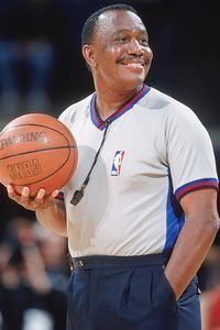 hue-hollins-e77bac15-7398-4e7f-a904-7d1fa4d2271-resize-750.jpeg