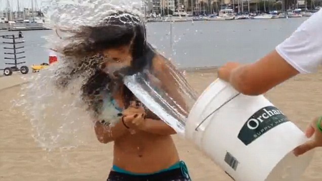 video-undefined-20A99FDE00000578-103_636x358.jpg