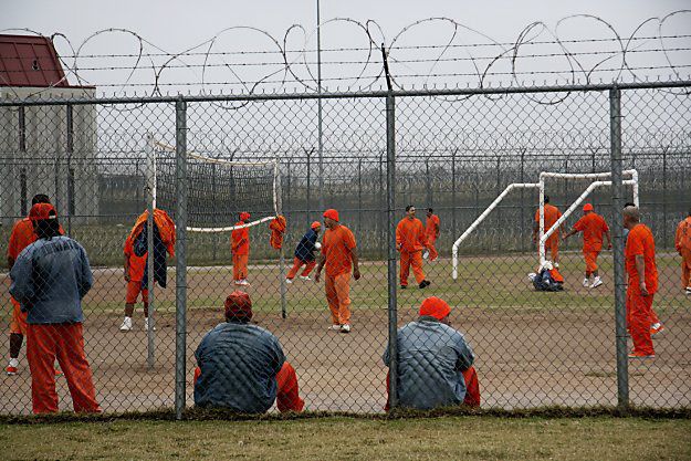 Prisoners_zps32d4a97b.jpg