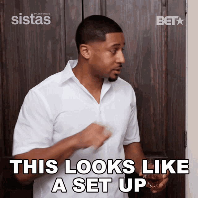 this-looks-like-a-set-up-zac.gif