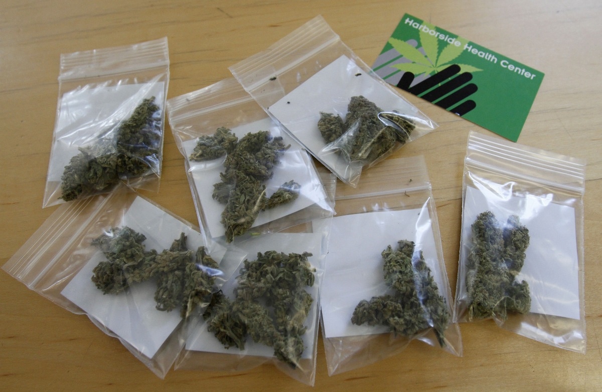 dime-bags-of-weed.jpg