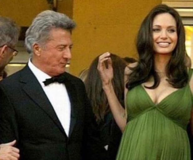 12-hilarious-caught-looking-pics-11.jpg