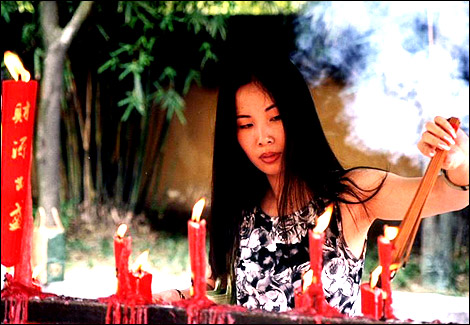buddhist_woman_china2_470_470x325.jpg