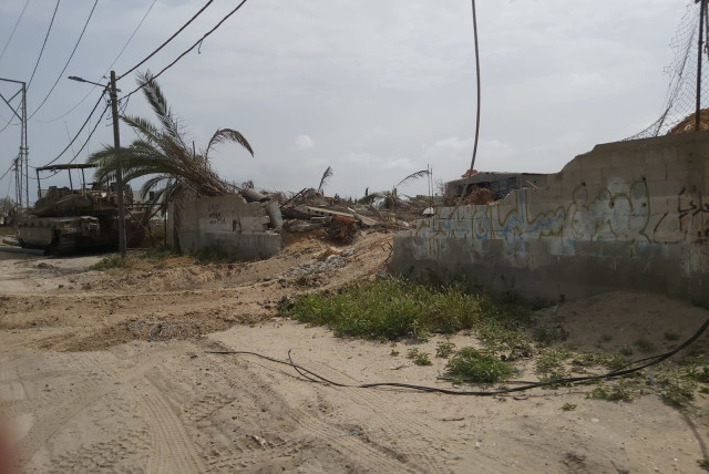  A corridor in the Rafah area of the Gaza Strip. (credit: YONAH JEREMY BOB)
