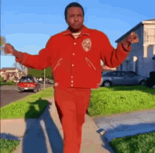 sassy-and-happy-walking-1011yg4bhjaeq8y0.gif