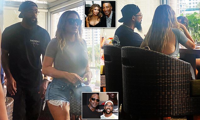www.dailymail.co.uk