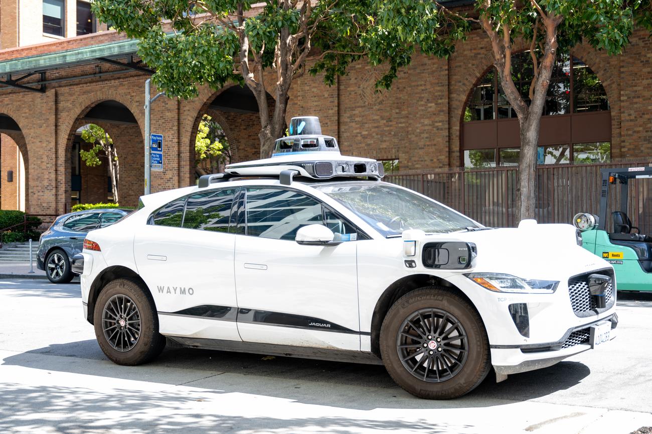 Waymo-Car_291276final.jpg