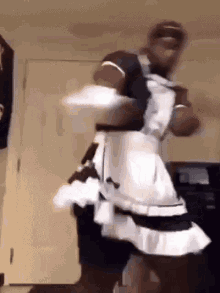 maid-dance.gif
