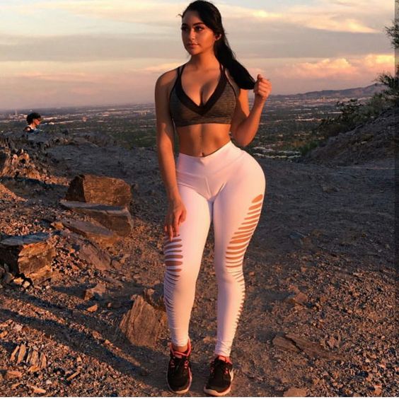 5ba0e1d052a8a66f8bc271d32e189b9f.jpg