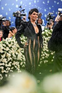 halleberry2025metgala152.jpg