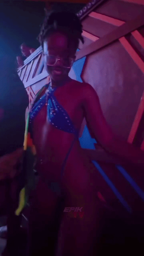 n58c9v6tqz3h1.gif