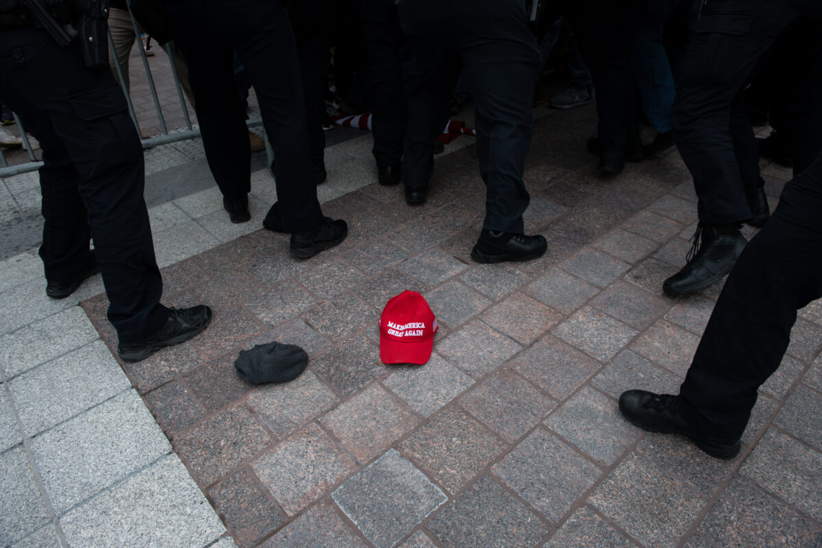 20210113-capitol-police-3x2.jpg