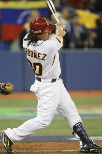 mlb_u_magglio_200.jpg