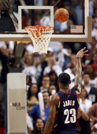 lebron-james-missed-free-throw.jpg
