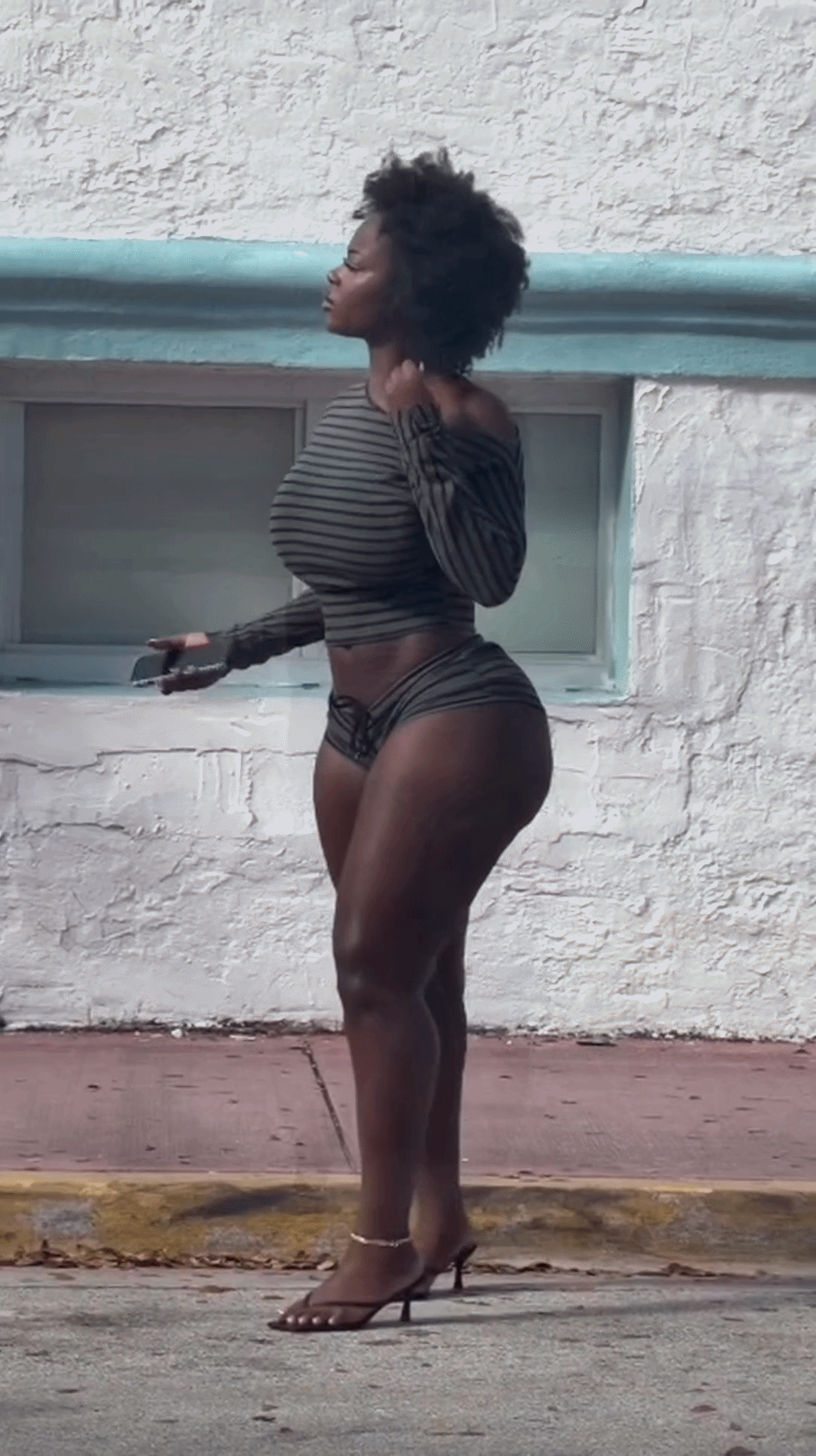 wqsxhhnxi3wg1.gif