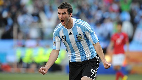 soc_g_higuain_dj_576.jpg