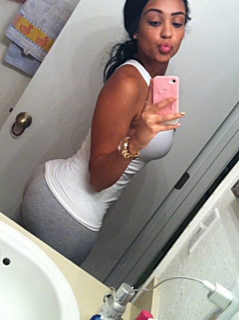 375c7d56f6ac96394e2f07f357698f73--camera-phone-sexy-curves.jpg