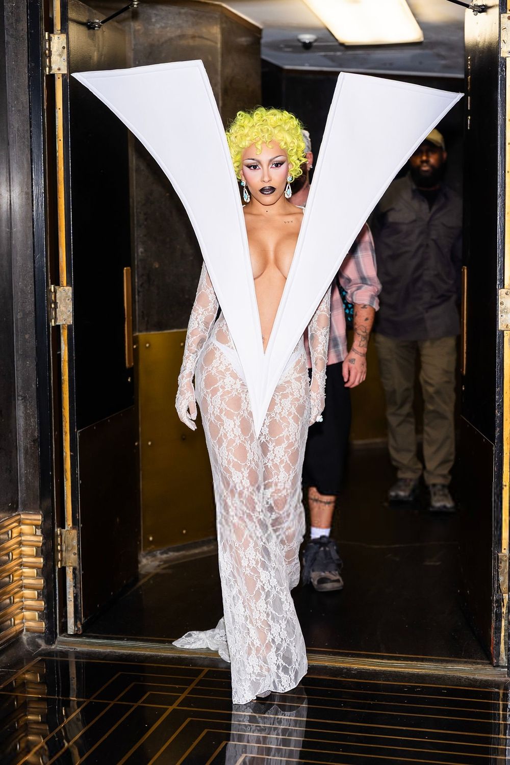 DojaCatArriveSNL6.jpg
