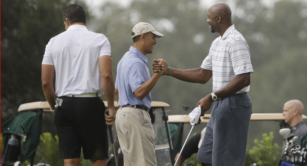 obama_alonzo_mourning_ap_328.jpg