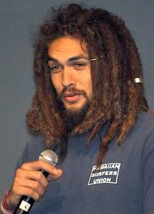 220px-Jason_momoa.jpg