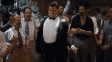 leonardo-de-caprio-dancing.gif