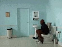 chappelle-toilet.gif