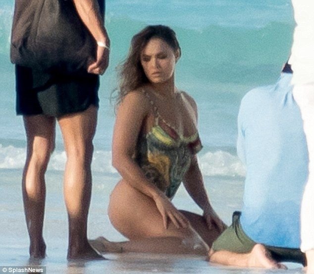 Ronda-Rousey-Bodypaint-7-1.jpg