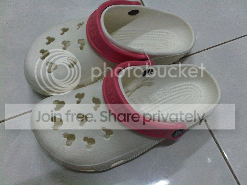 crocsbeachmickeywhitew7.jpg