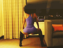 tumblr_m2g393rOSn1r3ajt1o1_r1_250.gif