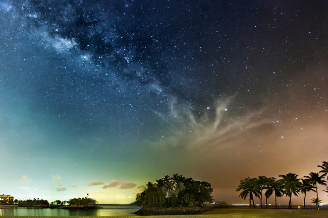 rising-milky-way-at-sentosa-singapore1.jpg