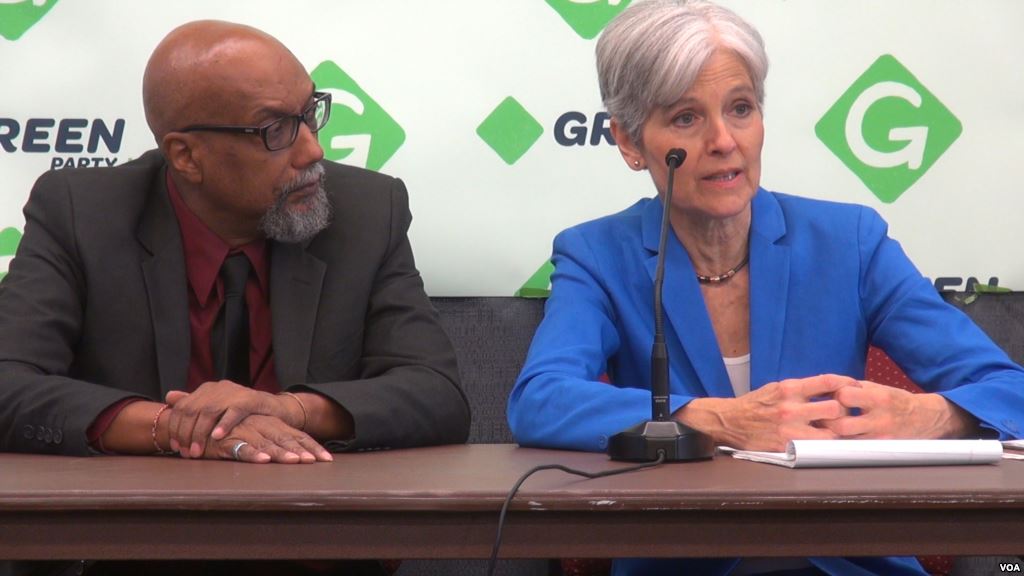 Jill_Stein_and_Ajamu_Baraka_at_2016_GPNC.jpg