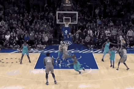 step-back-three-3pt-shoot.gif