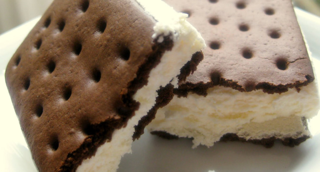 Ice-Cream-Sandwich-Yum110919191734.jpg