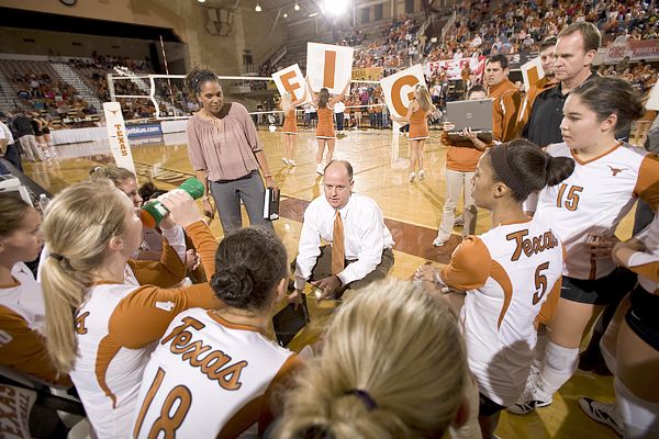 ncaa_texas_huddle1_sw_600.jpg