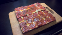 215px-Detroit_Style_Pizza_from_Calphalon_Bread_Pans.png
