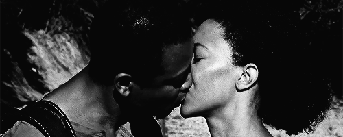 tumblr_ne2t2fYarH1rita8uo5_r1_500.gif