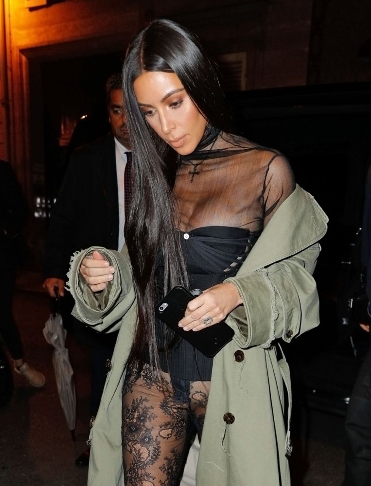 kim_kardashian_no_panties8.jpg