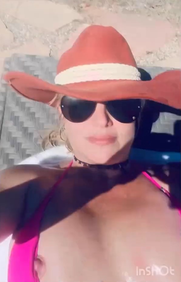 britney-nipples-1.jpg