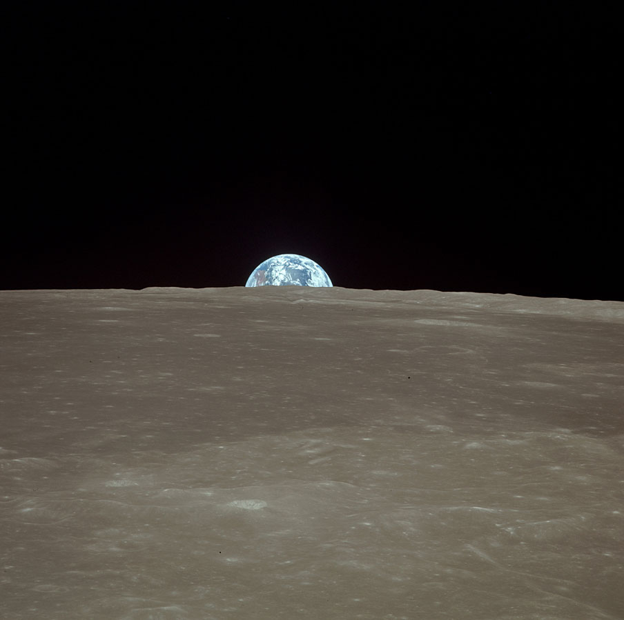 AS11-44-6547.jpg
