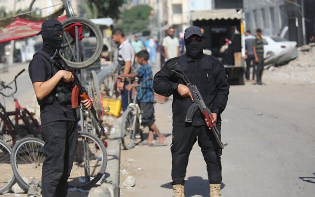 Hamas reappears on Gaza’s streets, and two of three militias that fought it go quiet