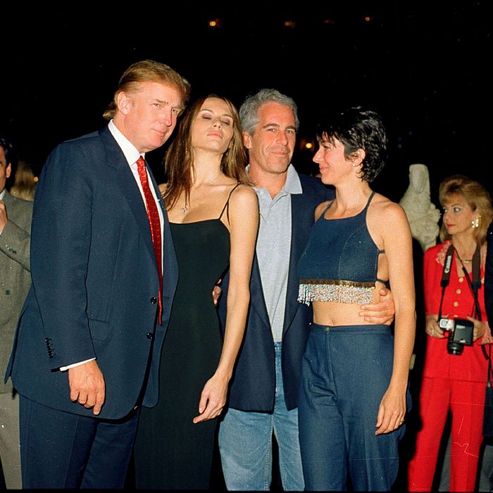 09-epstein-trump-maxwell.w700.h700.jpg