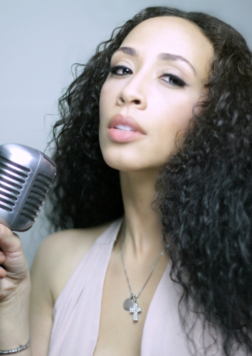 von-decarlo-singer-headshot-cropped.jpg