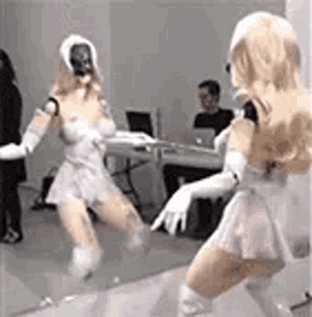 dance-robot.gif