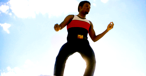 3e41d4975b91a13e8e66efc4fff2e7cb.gif