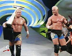 crash-holly-hardcore-holly.jpg