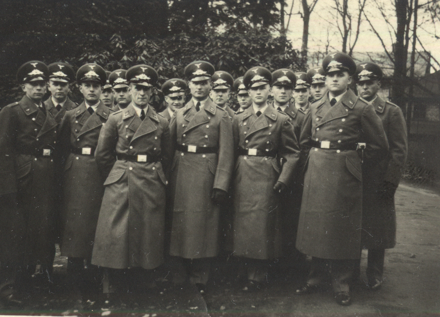 wwii___german_soldiers___6_by_sevyd-d3g4gt0.jpg